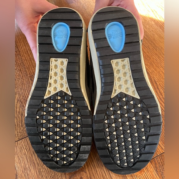 Vans Ultra range. Never worn. Women’s size 9.5 - Picture 4 of 4